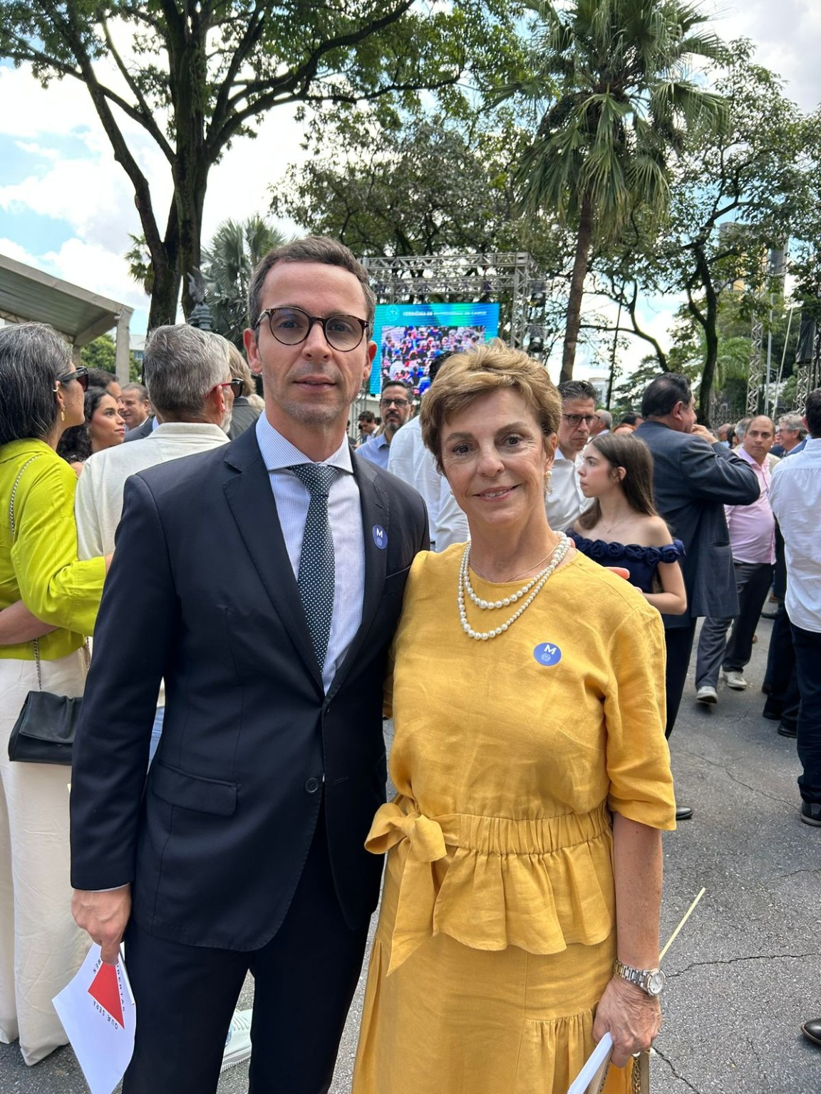 Carlos Pioli ao lado de sua mãe